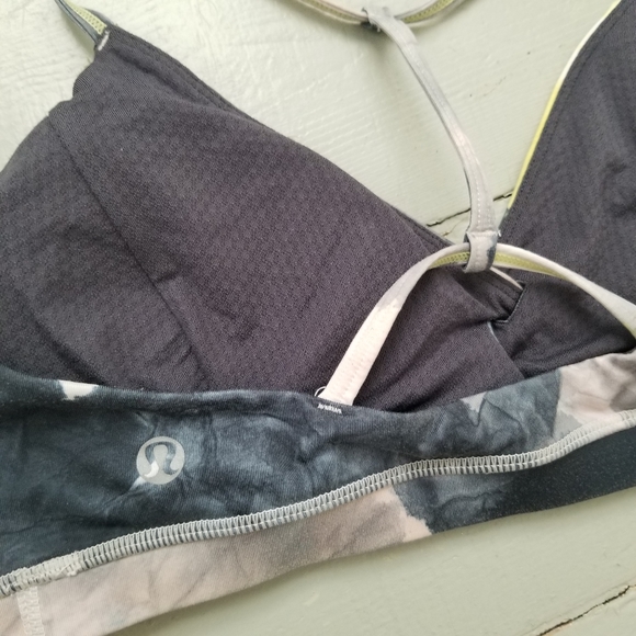 lululemon Hot Yoga Bra size 6 - Picture 2 of 4